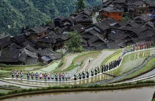 廣西與貴州交界處的 菇類村 ,女性衣著開放,以母系社會為主