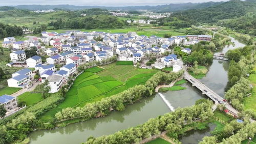 涼爽安順之美麗鄉(xiāng)村避暑安心游 系列報(bào)道之八 舊州鎮(zhèn)浪塘村 生態(tài)優(yōu)美鄉(xiāng)村富 游人如織產(chǎn)業(yè)興